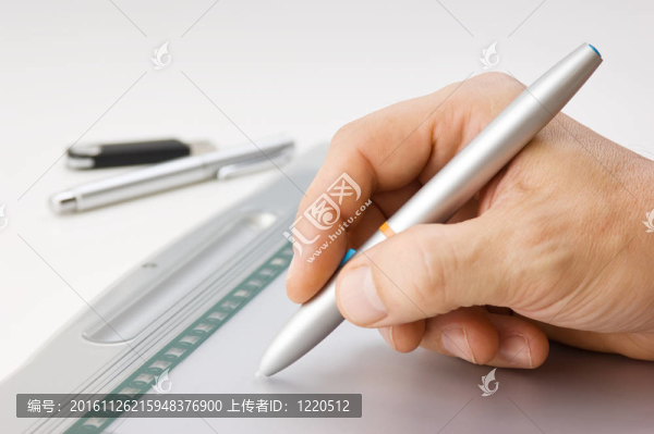 男子手抽
