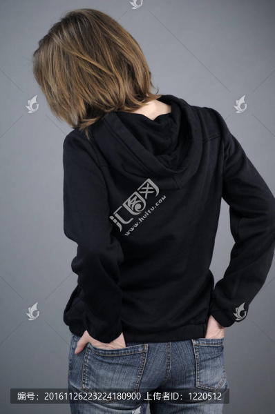 女性姿勢背后