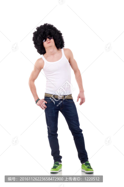 年輕時(shí)髦的男子冒充