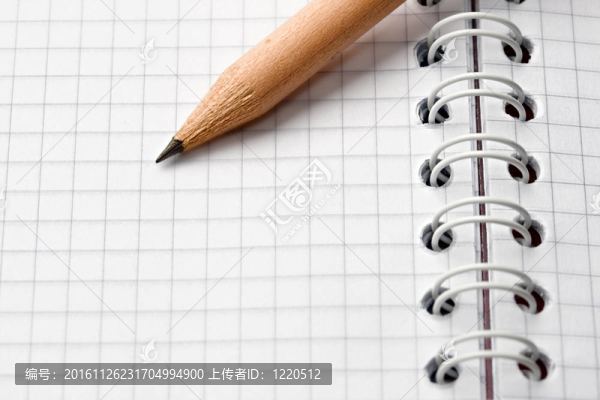 白色背景下的記事本