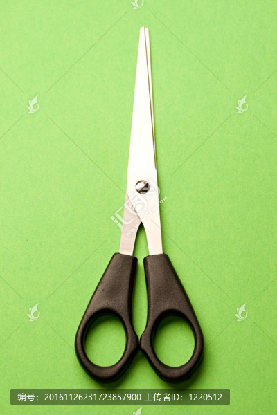 綠色剪刀