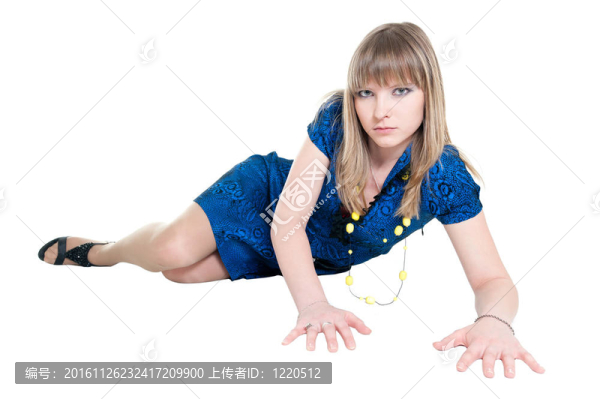 穿藍色衣服的女孩