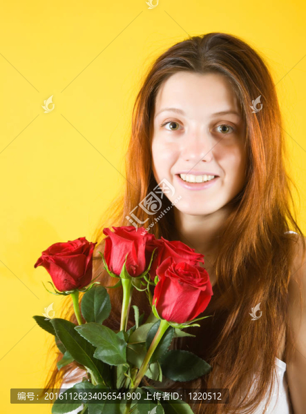 玫瑰花束的女孩