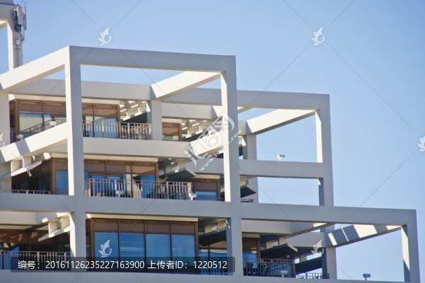 白色梯田辦公樓