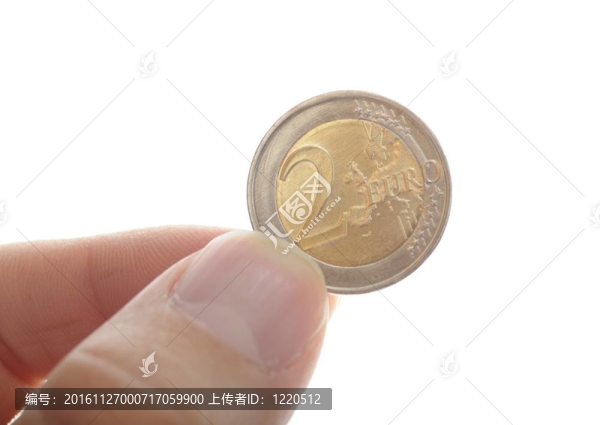 手執(zhí)兩歐元