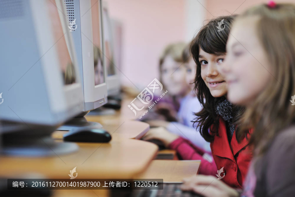 信息技術(shù)教育與兒童在學校