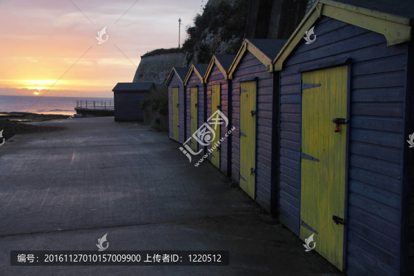 日出海灘小屋