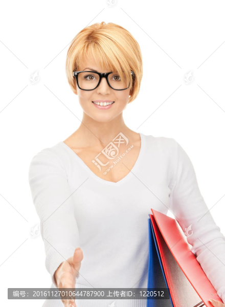 文件夾準(zhǔn)備握手的女商人