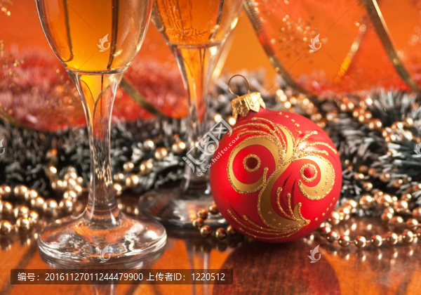 葡萄酒和圣誕裝飾眼鏡