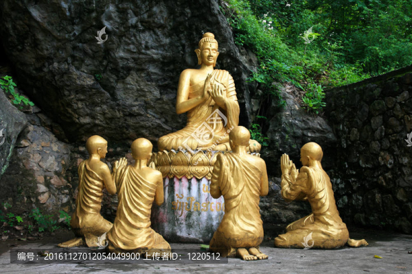 金坐佛圍僧學生