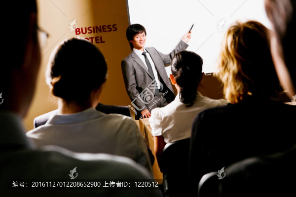 演示