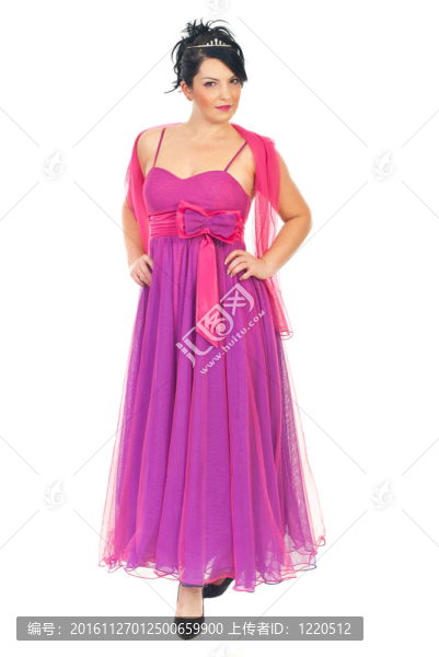 漂亮的模特女人穿著粉紅色的衣服