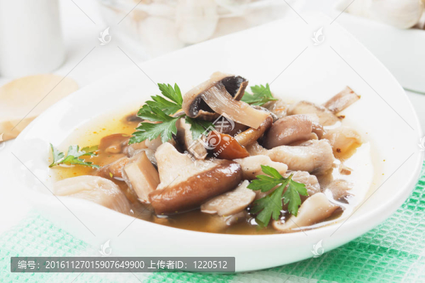 明確綠色野菌湯