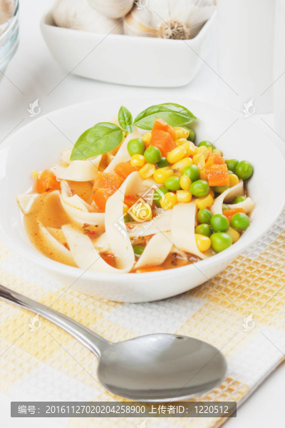 清蔬菜面條湯