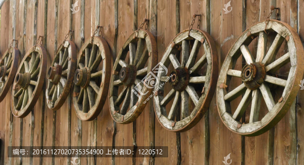 舊時(shí)代的車(chē)庫(kù)