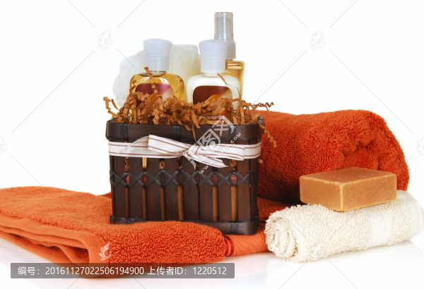 用毛巾和肥皂的護(hù)膚產(chǎn)品
