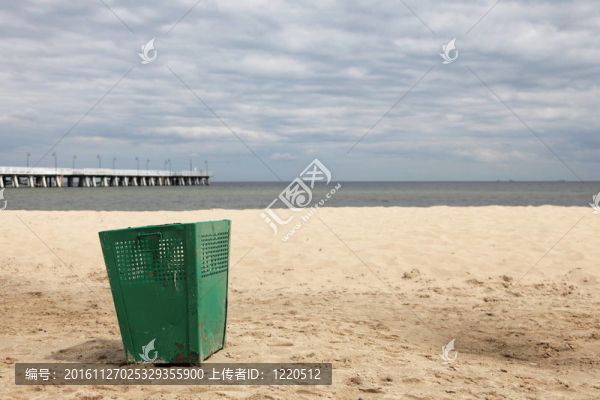 海濱垃圾