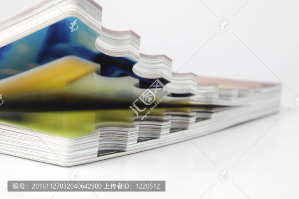 打開雜志