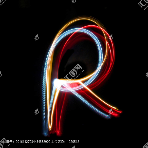 明亮的彩色霓虹燈制成的字母R