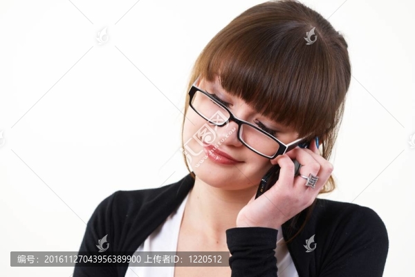說話的女孩通過移動