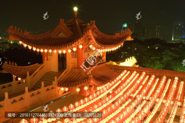 夜幕下的中華寺