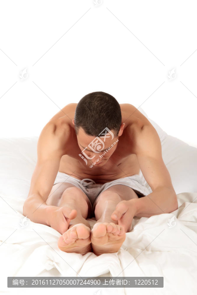 男子健身瑜伽