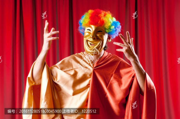 劇場(chǎng)概念與蒙面演員