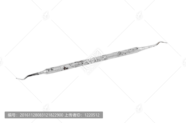生銹的牙科工具；白色背景隔離