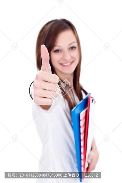 女孩豎起大拇指