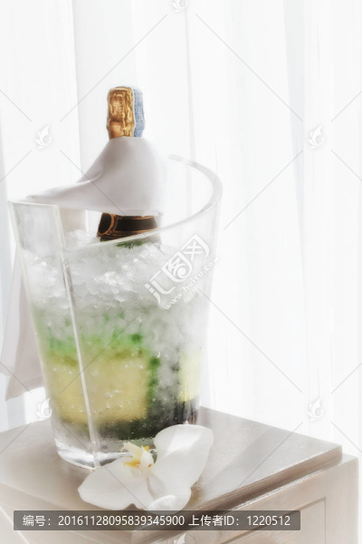 瓶子