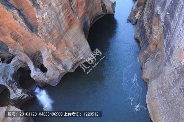 在伯克運(yùn)氣南非坑洞