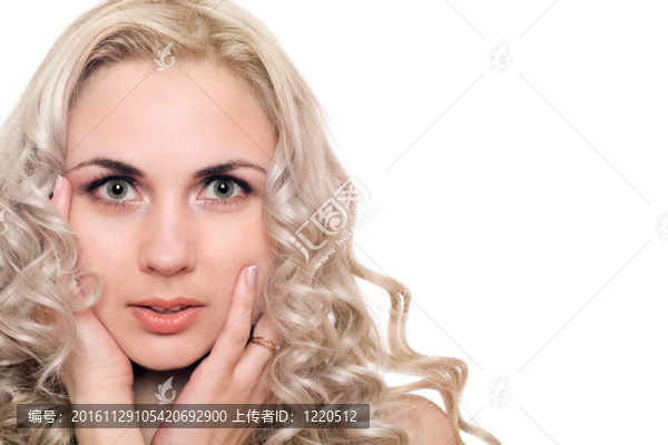 年輕漂亮的金發(fā)碧眼的特寫肖像