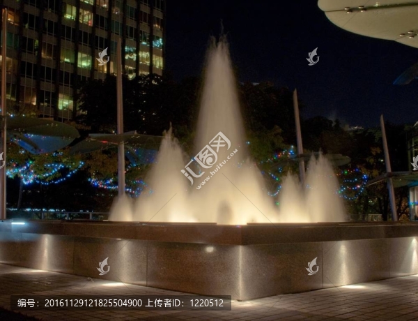 噴泉夜射擊