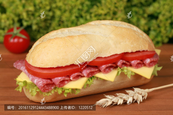 意大利臘腸三明治
