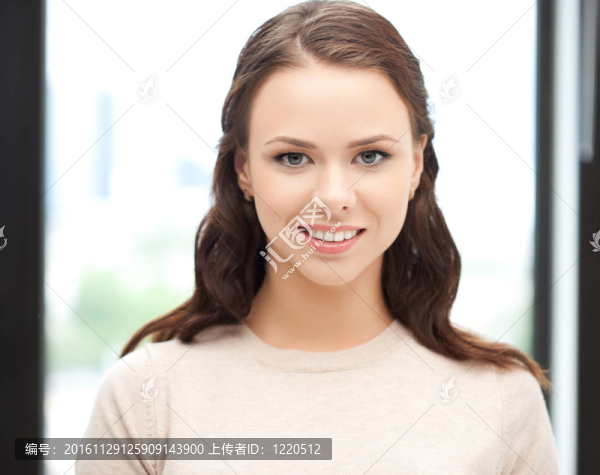 幸福和微笑的女人