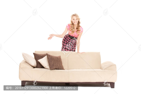沙發(fā)上的快樂女人