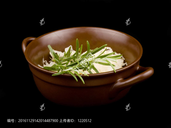陶瓷碗和酸白菜