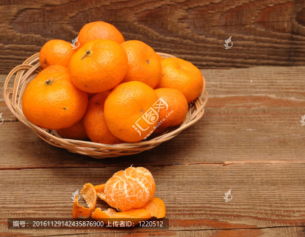 成熟的水果籃中的Tangerine夜店