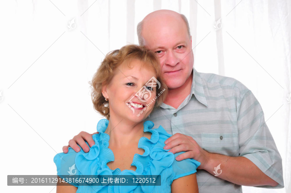 爺爺奶奶在一起。老年夫婦