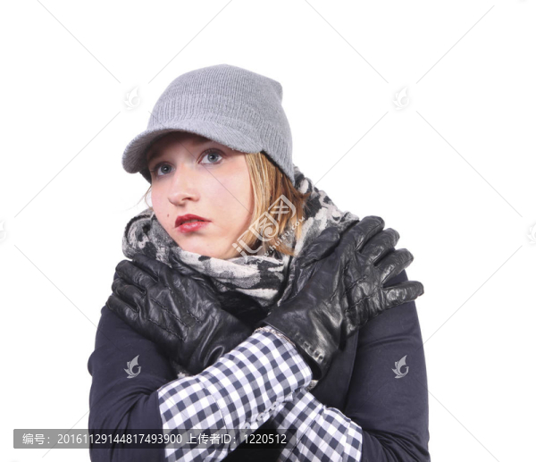 冷的漂亮女孩