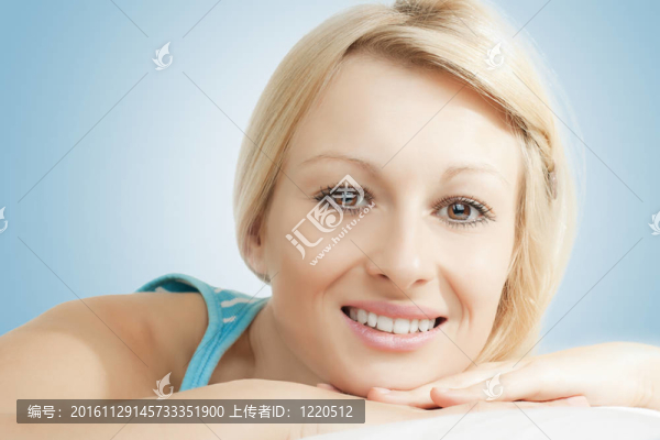 美麗的女人放松