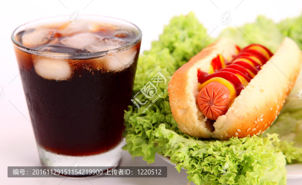 熱狗和飲料
