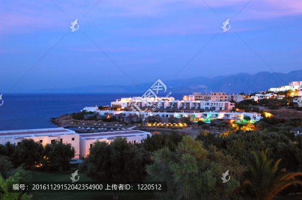 豪華酒店的夜間照明；克里特島；希臘