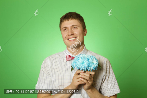 拿花的男人