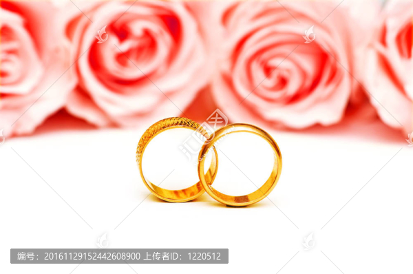 婚禮的概念與玫瑰和戒指