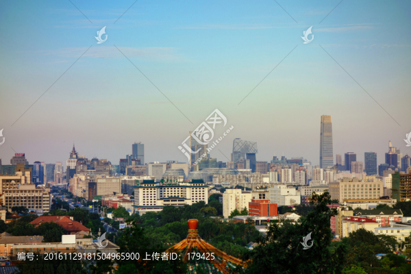 景山遠(yuǎn)眺北京市中心樓群