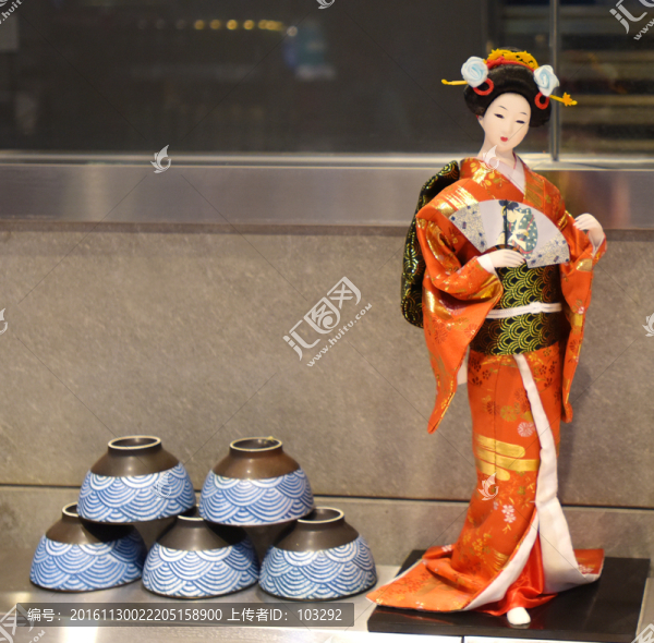 日本仕女形象的布偶