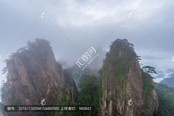 黃山始信峰云霧