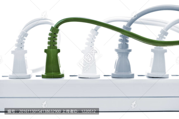 插入電源線的電線