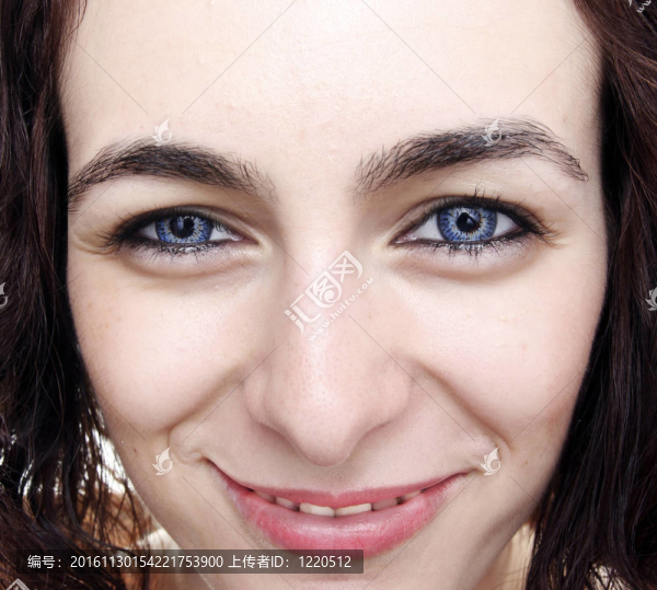 看著你的女人！